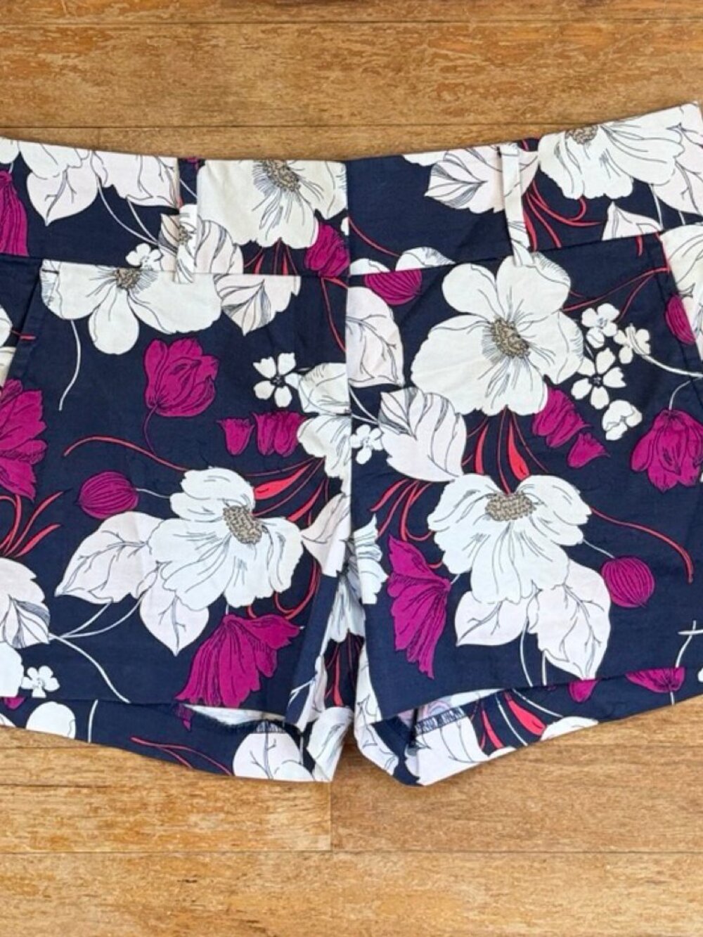 ANN TAYLOR Shorts Bold Flowers Blue Pink Magenta Size 4 Petite Cotton Spandex